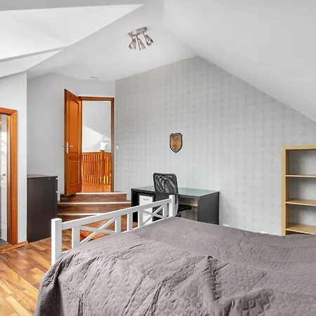 5 Bedrooms 5 Bathrooms And Large Swimming Pool * Stavanger